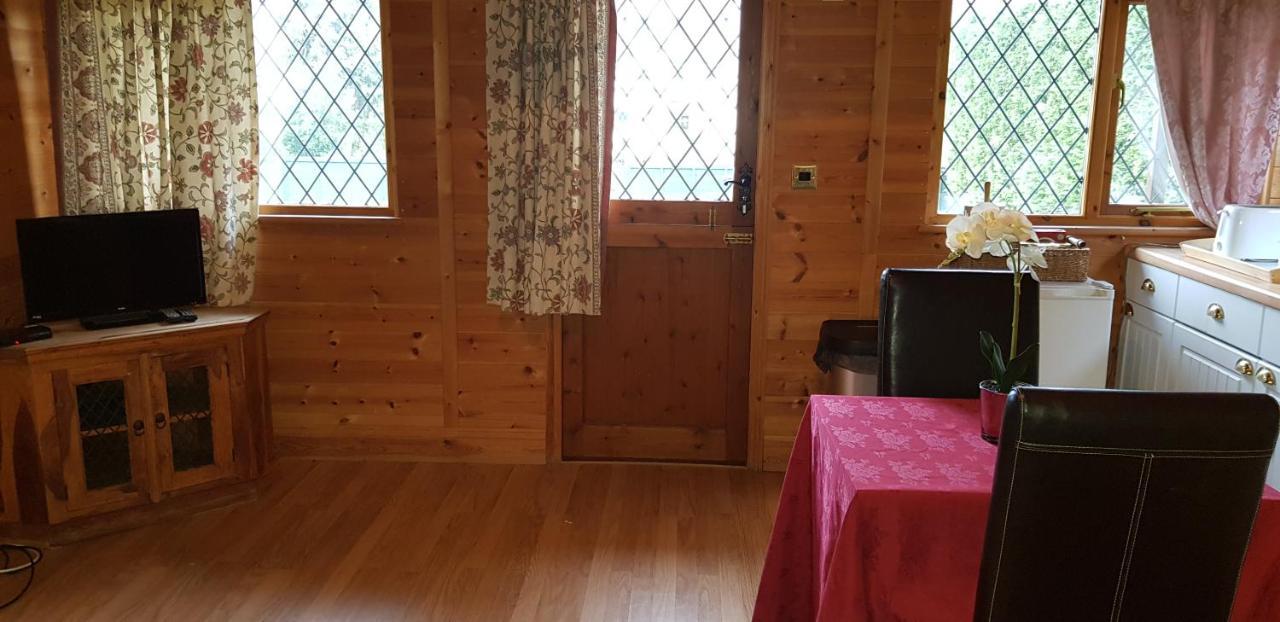 Stansted Airport Cottage エルセナム エクステリア 写真